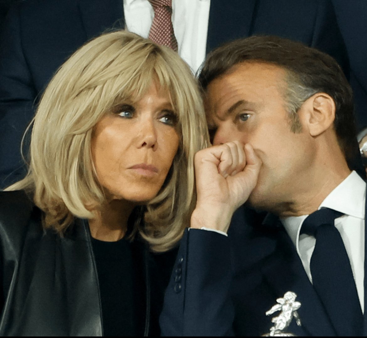 TiffanyetChanel's tweet image. 🔥 La Maison Blanche a proposé plus de 200 millions de dollars à Candace pour qu’elle laisse gagner le couple Macron.

Elle a dit non.

Ils proposaient à ce prix un procès bidonné où Candace devait s’excuser en larmes devant les Macron (et en échange, Washington payait la note).