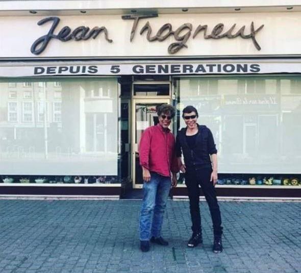 TiffanyetChanel's tweet image. 🔥 La Maison Blanche a proposé plus de 200 millions de dollars à Candace pour qu’elle laisse gagner le couple Macron.

Elle a dit non.

Ils proposaient à ce prix un procès bidonné où Candace devait s’excuser en larmes devant les Macron (et en échange, Washington payait la note).