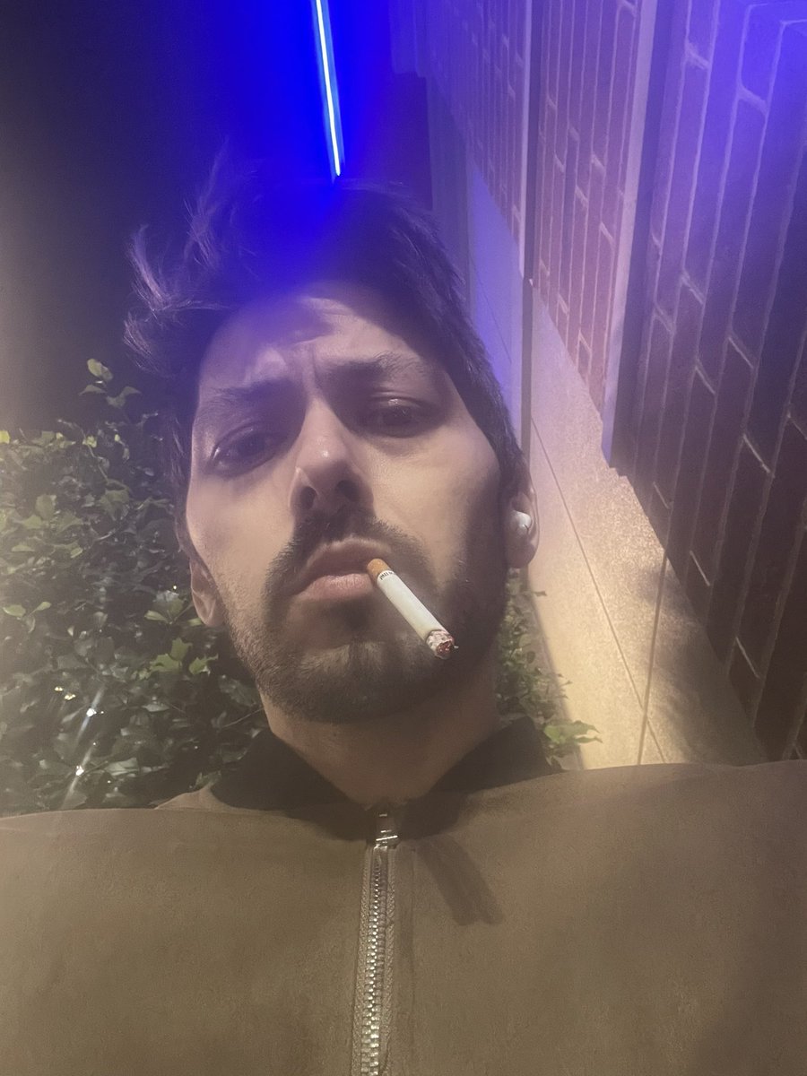 Free90baeTrial's tweet image. Quitting is not going well