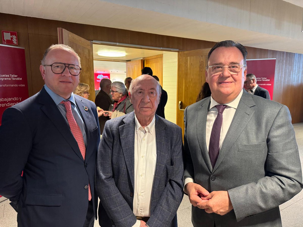 zincaman's tweet image. Ayer celebramos el 40 aniversario de las Escuelas Taller–Programa TándEM, una iniciativa de @empleo_SEPE que desde 1985 ha beneficiado a más de 1 millón de personas. En ZINCAMAN estamos orgullosos de habernos sumado a través de #AMAI y #RUZI: más de 120 jóvenes formados en #CLM🙌