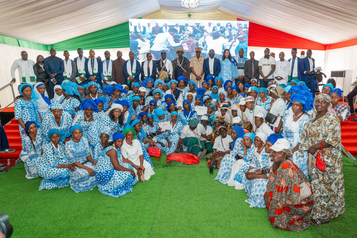 Bignona a abrité ce 24/11/25 le lancement de la Quinzaine de l’ESS qui débute par la remise d’attestations de renforcement de capacités fournies par le Programme D’appui Aux Acteurs De L’ESS comme la 1re étape de la structuration des récipiendaires en CPS

bit.ly/3LYWSoY