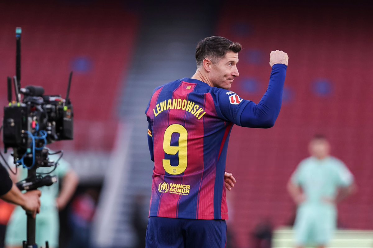 مهاجمنا القادم يلعب اليوم امام صغير لندن 

ادعموه يا ميلانيستا و تمنو له الخير و الفوز وعدم الاصابه ❤️