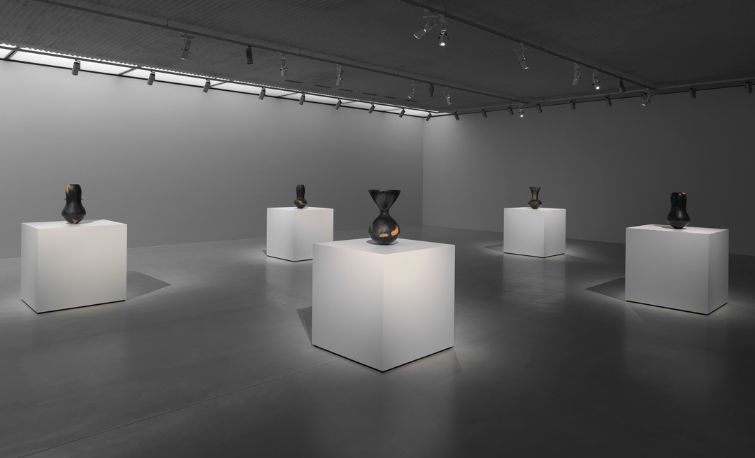 Now On View: Kenyan-born British artist #MagdaleneOdundo’s first exhibition at the gallery at St-Georges until 24 January. #XavierHufkens 
xavierhufkens.com/exhibitions/ma…