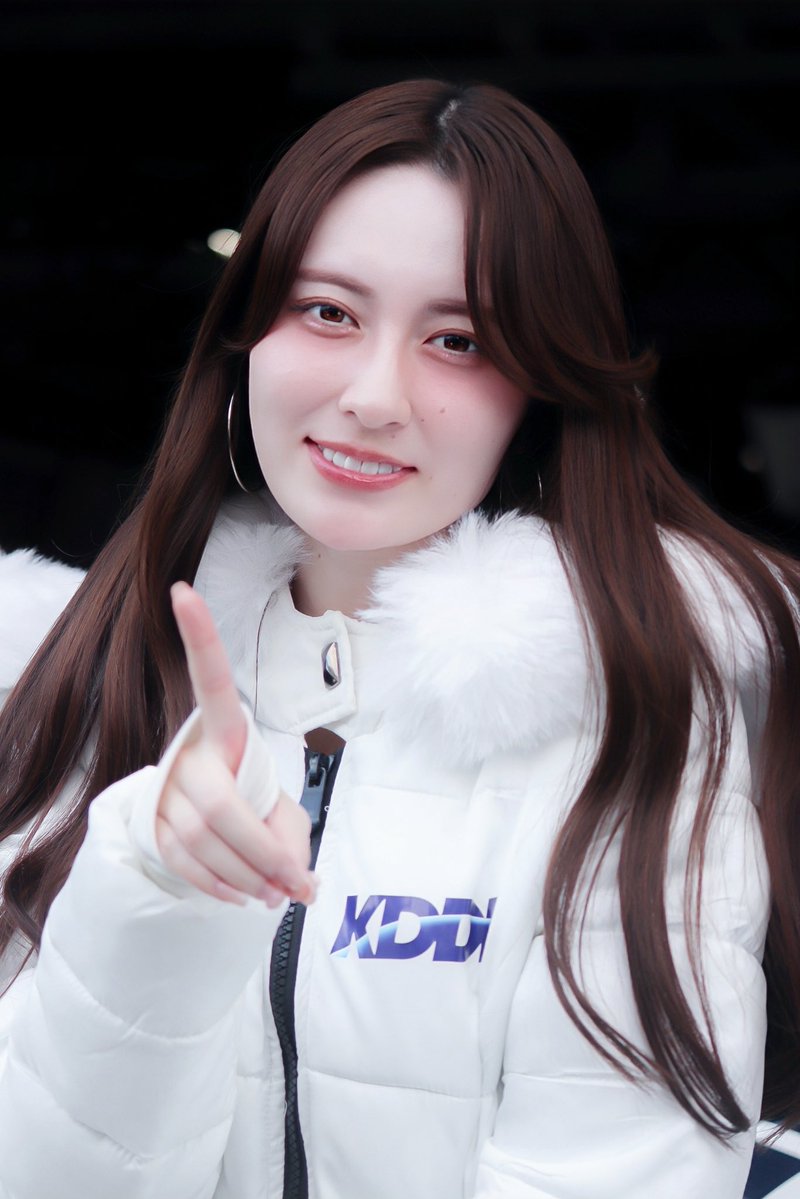 RakuEva2's tweet image. 2025 SUPER FORMULA Rd.10-12 鈴鹿サーキット

#KDDIレースアンバサダー 
鈴木南美( @suzunamiii )さん

最強かわいい🤍
#sformula #KDDI #鈴鹿サーキット #鈴木南美