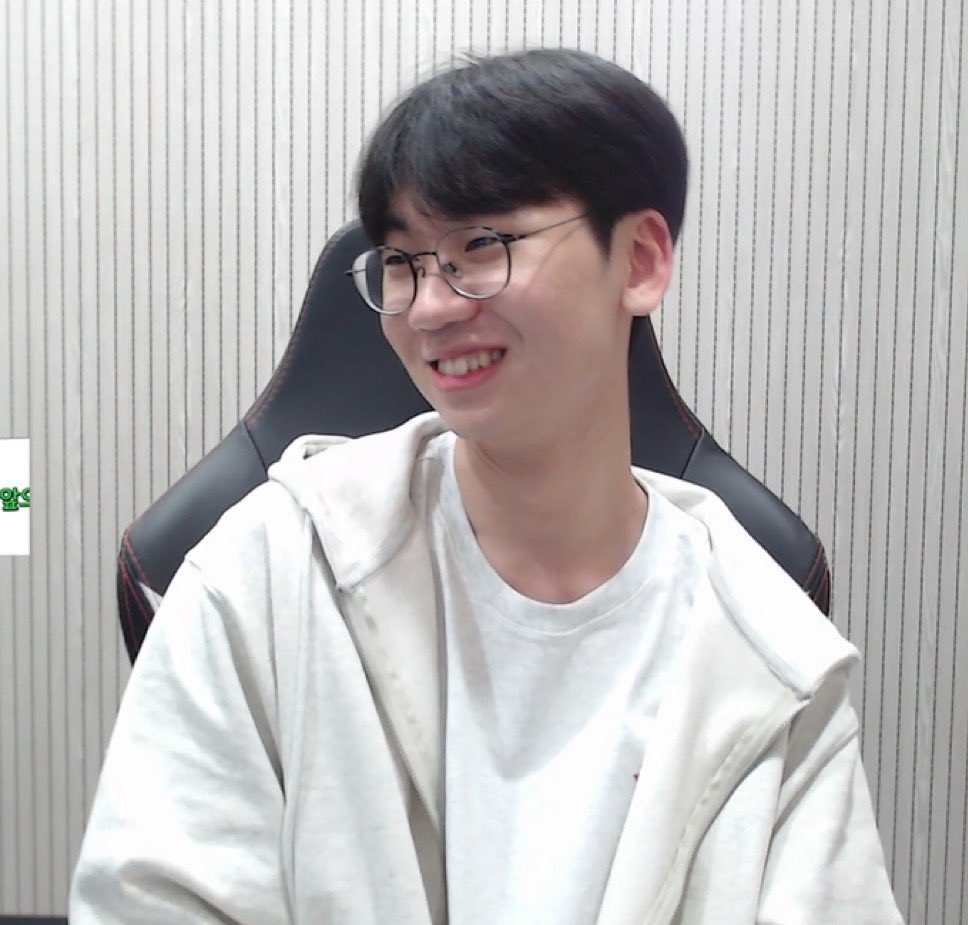 strawberrydoran's tweet image. doran’s first stream            peyz’s first stream