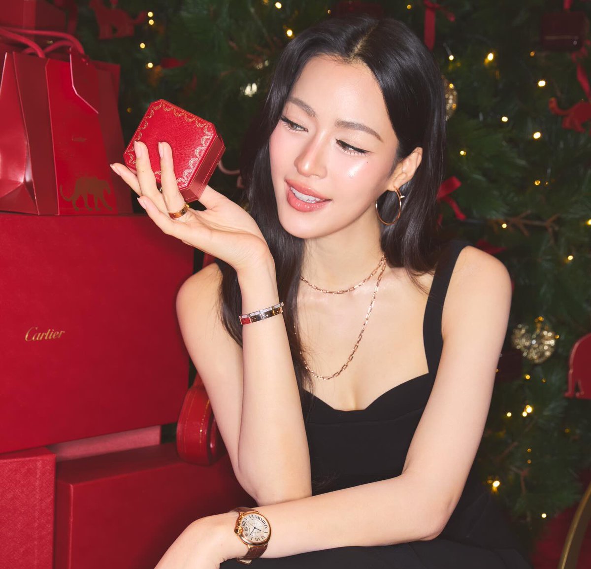 nongplaaaaa's tweet photo. หลิงหลิง คอง กับ cartier สวยมากก อมกก

#หลิงหลิงคอง #linglingkwong https://t.co/I4WT8eOfqo