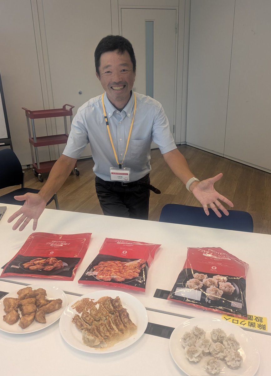 ccjapan1's tweet photo. クローン病と潰瘍性大腸炎の情報誌「CCJAPAN」編集部です。味の素冷凍食品とAmazonが共同開発した『プロテイン唐揚げ』『プロテイン餃子』『プロテインシュウマイ』を試食する機会がありました。どれもしっかりと食べ応えがあり、美味しかったです。 https://t.co/cvf960VQPq