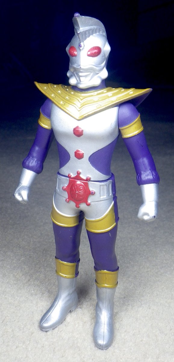 ウルトラヒーロー500版ウルトラマンキングをYahooフリマで購入。少し色