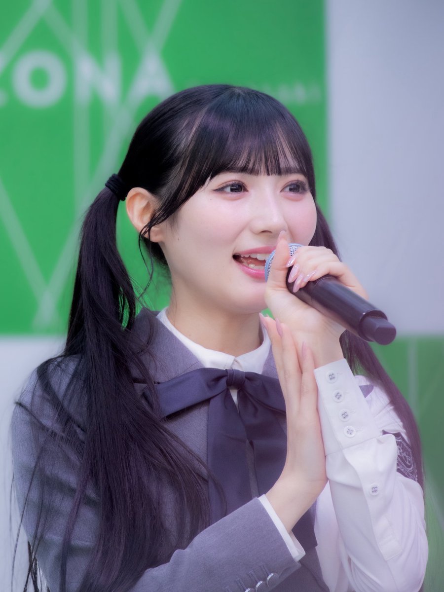 RainTree 佐藤莉華 生写真 直筆　寄り　ヨリ RainTree 佐藤莉華 ベージュニット 直筆 生写真 - メルカリ