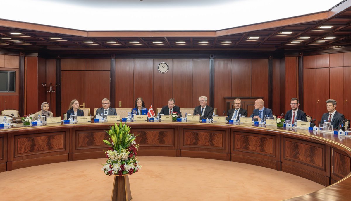 لجنة الشؤون الخارجية في #مجلس_الشورى برئاسة عضو المجلس رئيس اللجنة معالي الأستاذ عقلاء العقلاء، تلتقي في مقر المجلس بالرياض وفدًا برلمانيًا من مملكة الدانمارك برئاسة عضو البرلمان السيد بيتر يول ينسن.