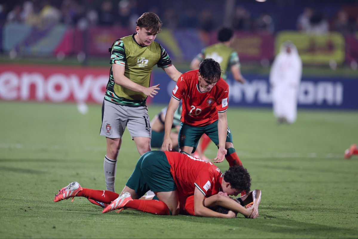 selecaoportugal's tweet image. 📸❤️‍🔥 

#FazHistória | #U17WC