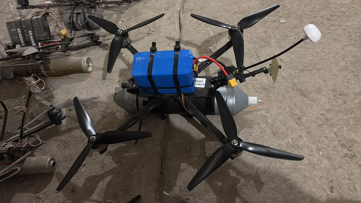 36 000 Kč schází do naplnění sbírky. Máme na to 4 dny. Pojďme do to dotáhnout do konce. Za 4 dny opustím bojové pozice a půjdu pořídit další nutné vybavení pro práci dronových jednotek zde na předku. 

znesnaze21.cz/sbirka/nejnutn…