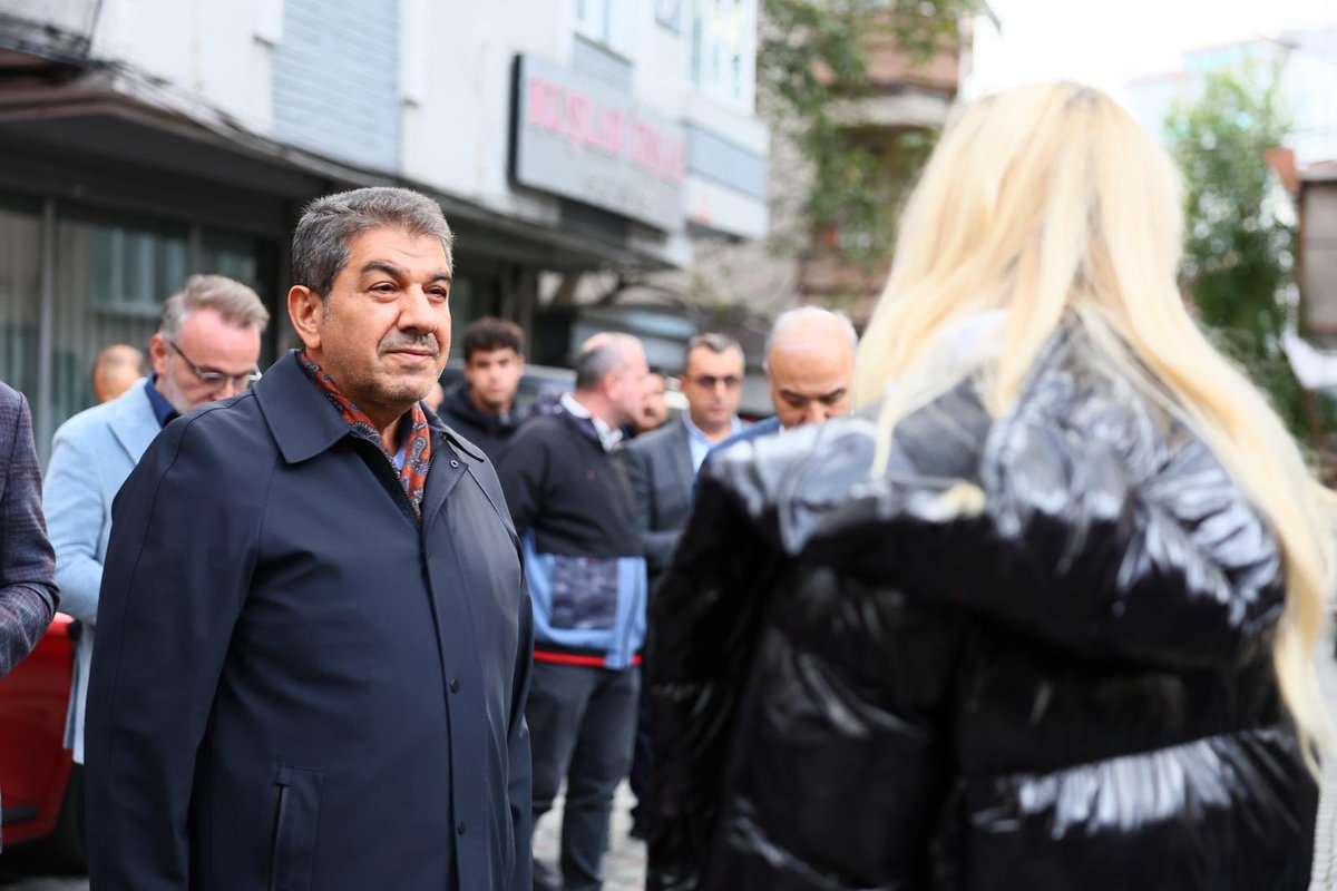 tevfikgoksu's tweet photo. Esenler’de kentsel dönüşüm sadece binaların yenilenmesi değil; bir şehrin yeniden nefes almasıdır.

Riskli yapılarımızı kaldırırken, yılların korkusunu ve belirsizliğini de geride bırakıyoruz. Kaldırdığımız her alan, kısa süre sonra çocuk sesleriyle dolacak parklara, nefes alan yeşil alanlara dönüşüyor.