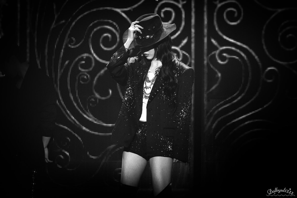 dalbyul1222's tweet image. 251123
Moon Byul

[MUSEUM : village of eternal glow] IN SEOUL

#마마무 #MoonByul
#문별 #ムンビョル #玟星
#MoonByul_Concert_IN_SEOUL
#MUSEUM_village_of_eternal_glow