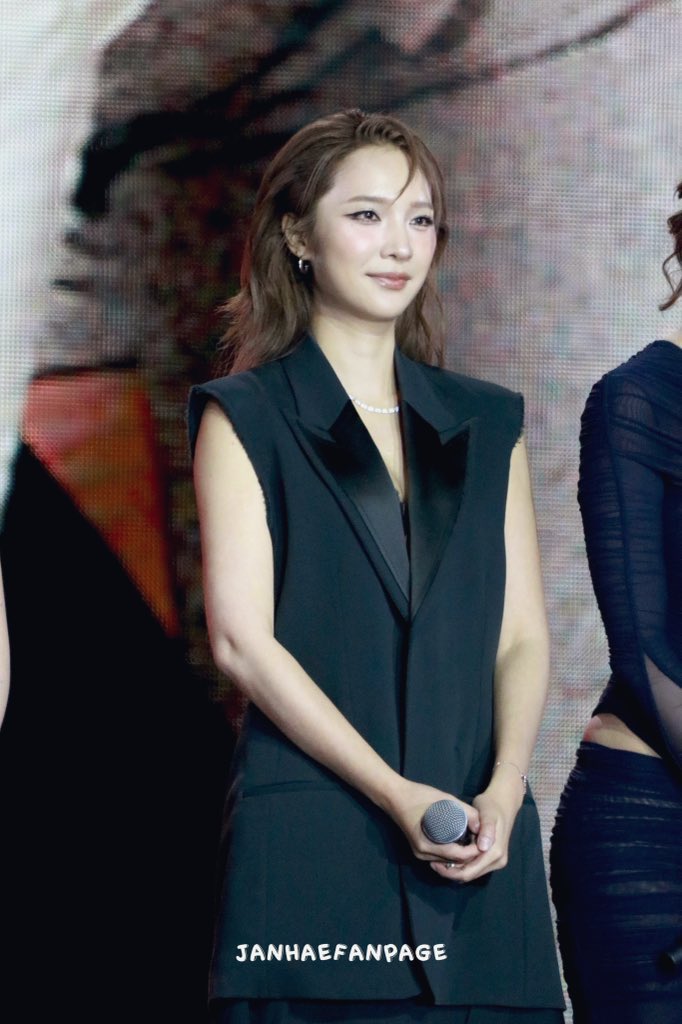 เซอร์ไพรส์ค้าบ คุณแม่ 😳 <a href="/Janhae/">JH</a> 

#GMMTV2026
#JANHAE #JANIVERSE