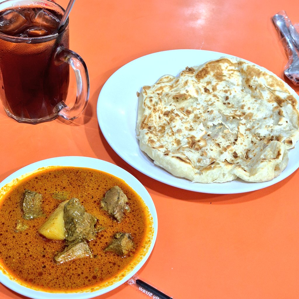 kintsugiedz's tweet image. life&apos;s been weird and i feel like i keep going backwards despite everything I&apos;ve done. roti canai kare