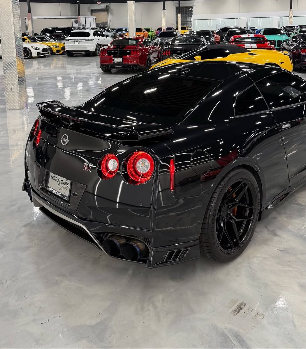 DailyGTRTM's tweet photo. 2023 Nissan GTR-R35 Premium spec'd in Jet Black Pearl https://t.co/n8v6ft5ZVY