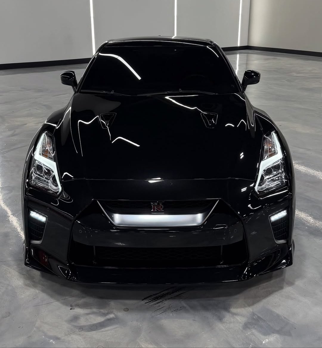 DailyGTRTM's tweet photo. 2023 Nissan GTR-R35 Premium spec'd in Jet Black Pearl https://t.co/n8v6ft5ZVY