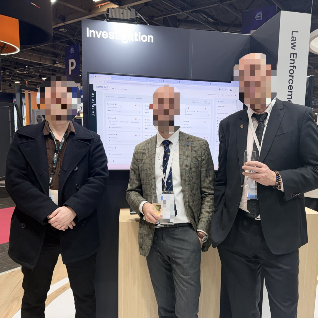 OSINTindustries's tweet image. Productive conversations at @Milipol_Paris 2025 🇫🇷

@palenath stopped by @ChapsVision&apos;s booth to discuss OWLINT, their sovereign platform for digital footprint intelligence 🔎👣

Mapping threats across Clear/Deep/Dark Web is becoming essential for modern investigations🎯…