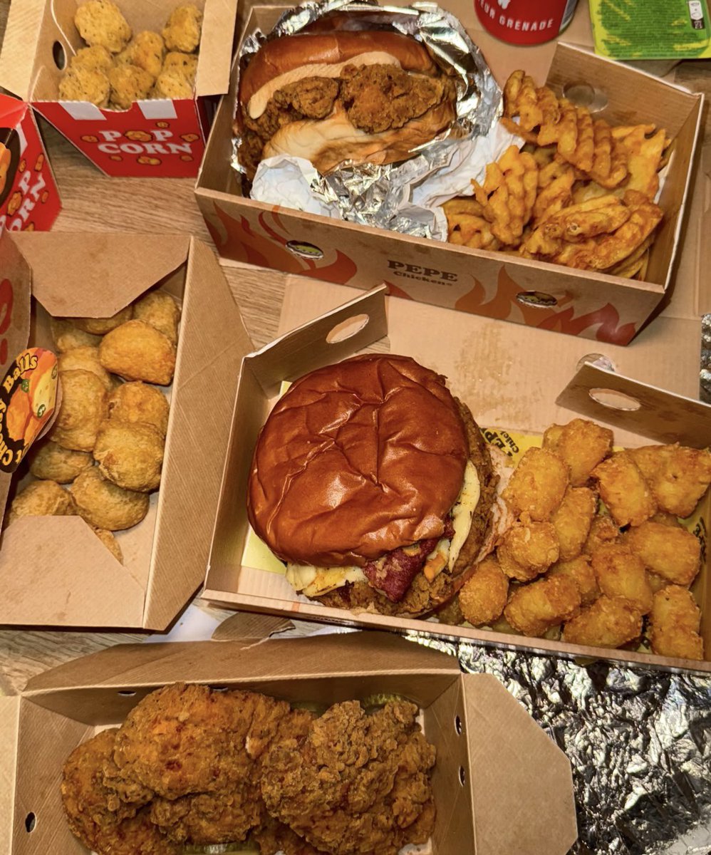 ThePepeChicken's tweet image. Pepe Chicken GRATUIT pour fêter l’ouverture à La Seyne-sur-Mer ! 🐔🔥

(On offre 1 code au hasard en DM à une personne qui RT ce tweet)