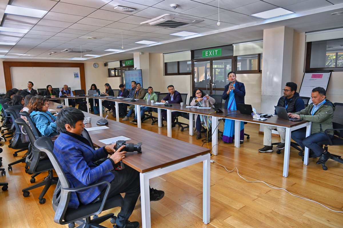 WHONepal's tweet image. During #WorldAMRAwarenessWeek, @WHONepal &amp;amp; Health Journalists Forum #Nepal engaged health journalists to strengthen #AMR understanding &amp;amp; promote responsible, evidence-based reporting. @WHO reaffirmed commitment to stronger media partnership to tackle #AMR: tinyurl.com/j2p86ubj