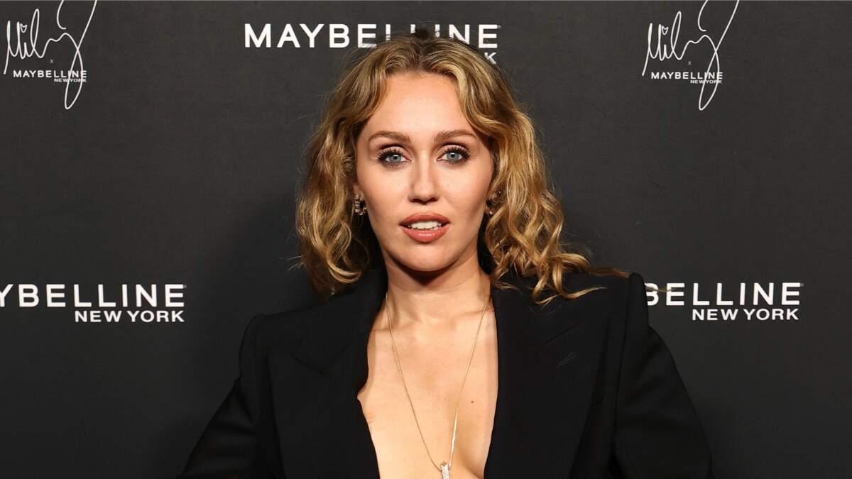 Miley Cyrus Shares Wishes For New Year As She Celebrates 33rd