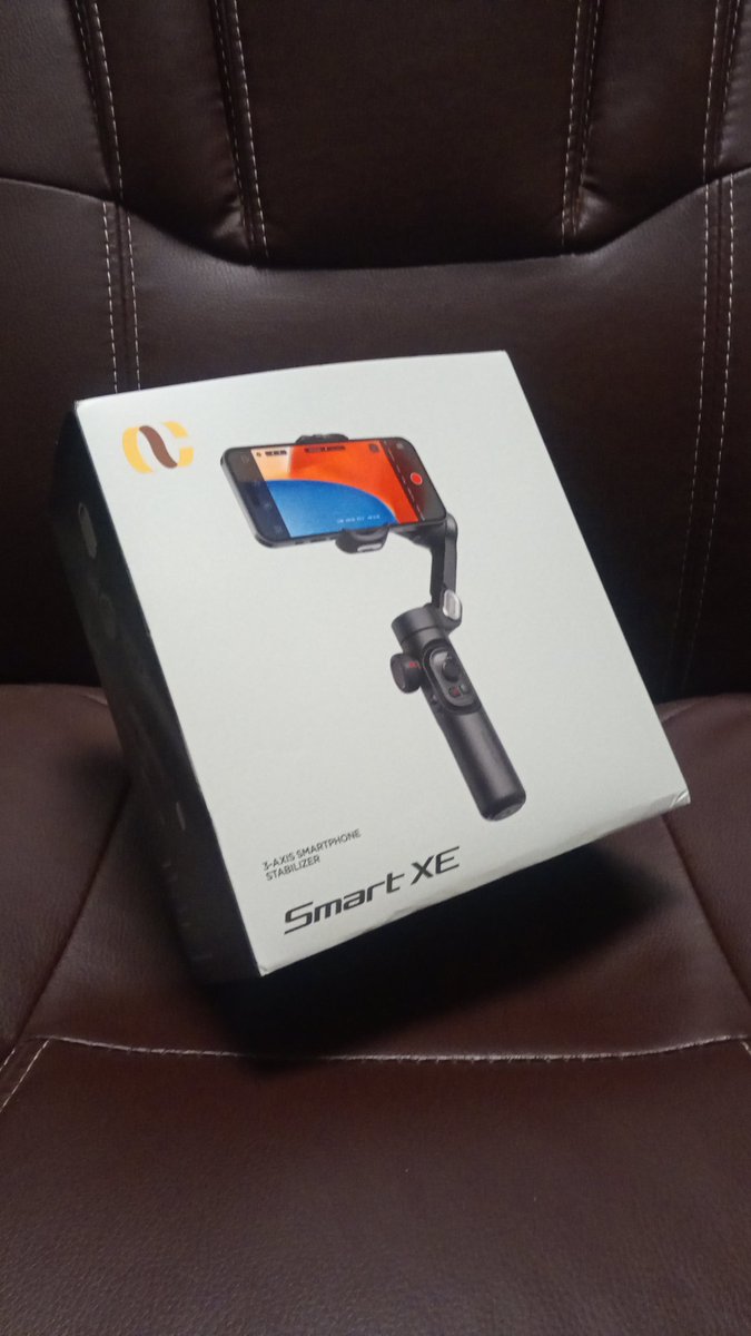 wolfmoon2020110's tweet image. まいにゅーぎあ

3軸スマホスタビライザー✨️

高額な物みたくブレが完全に無くなるわけじゃないけど、試しに軽く振り回して使ってみたら、いい感じの動画が撮れそうな気がして活躍が楽しみな一品

箱の裏には、一応技適のマークが有りました☺