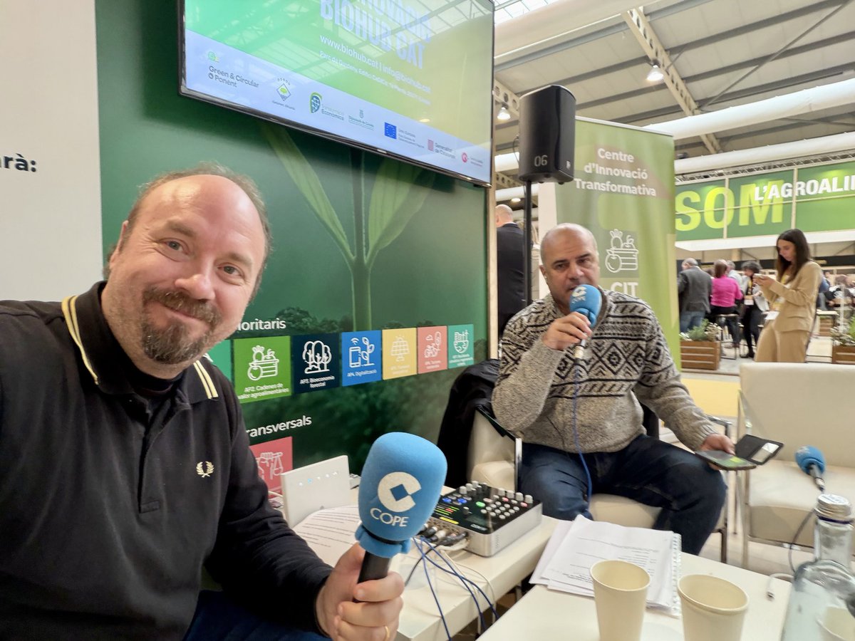 RicardAlvarezFM's tweet photo. Avui @COPE_Catalunya en directe desde @FiradeLleida1 #agrobiotech amb @JMCruzabad i @ricardalvarezfm des de l’stand de @DiputacioLleida @copelleida https://t.co/NcjxTXNNBh