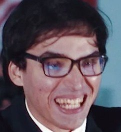 Tou "chei da medo" fdssss CUIDADINHO!!!! AHAHAHAH
O Carvalho um dia destas vai pó crl xD
<a href="/Vanguarda_PT/">Vanguarda🗡️🌿🇵🇹</a>  pede ajuda ao Fonfon para controlares mais esses impulsos autistas inceis na apresentação da escola.