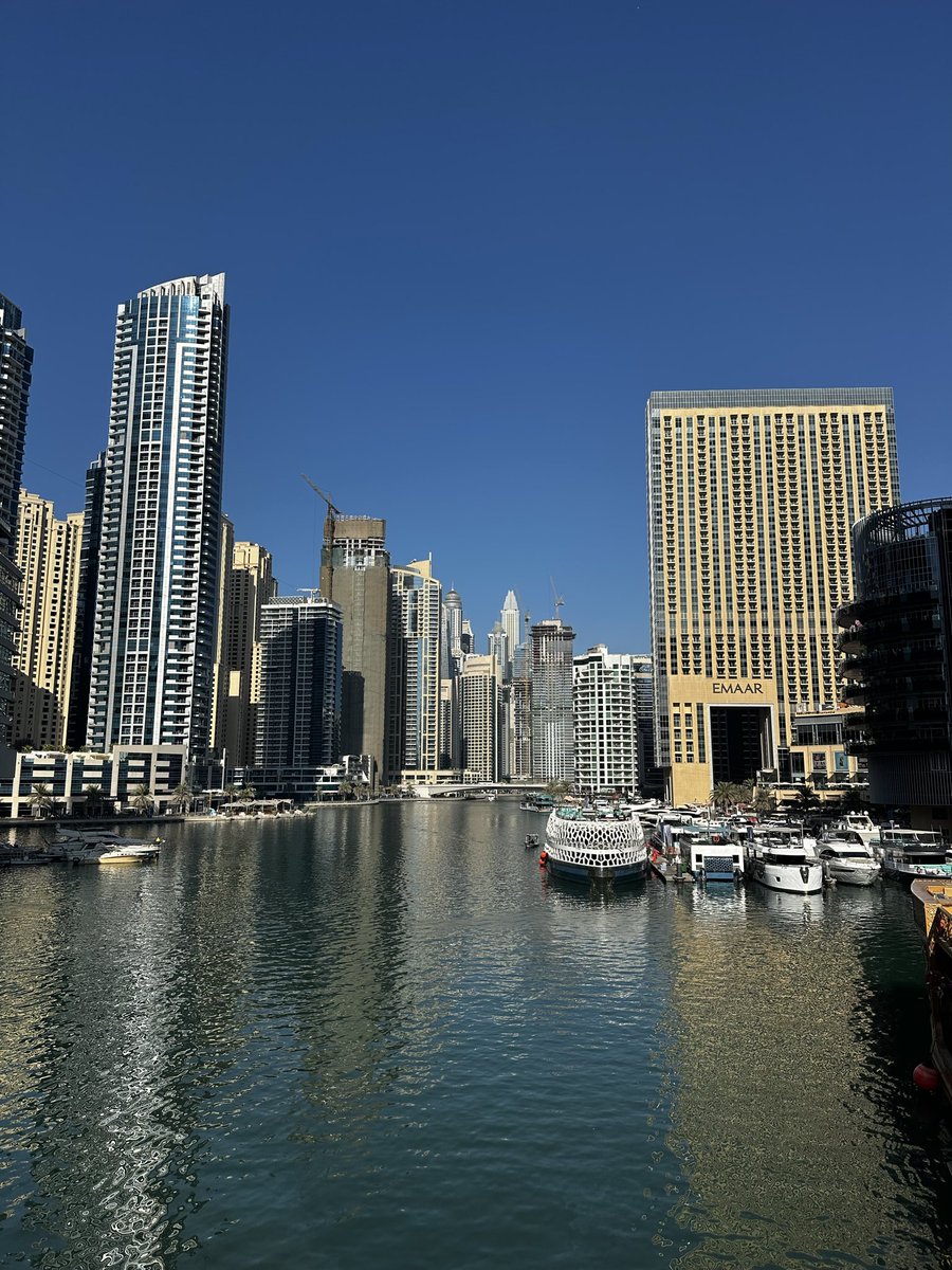 in dubai for a bit

who should i meet?