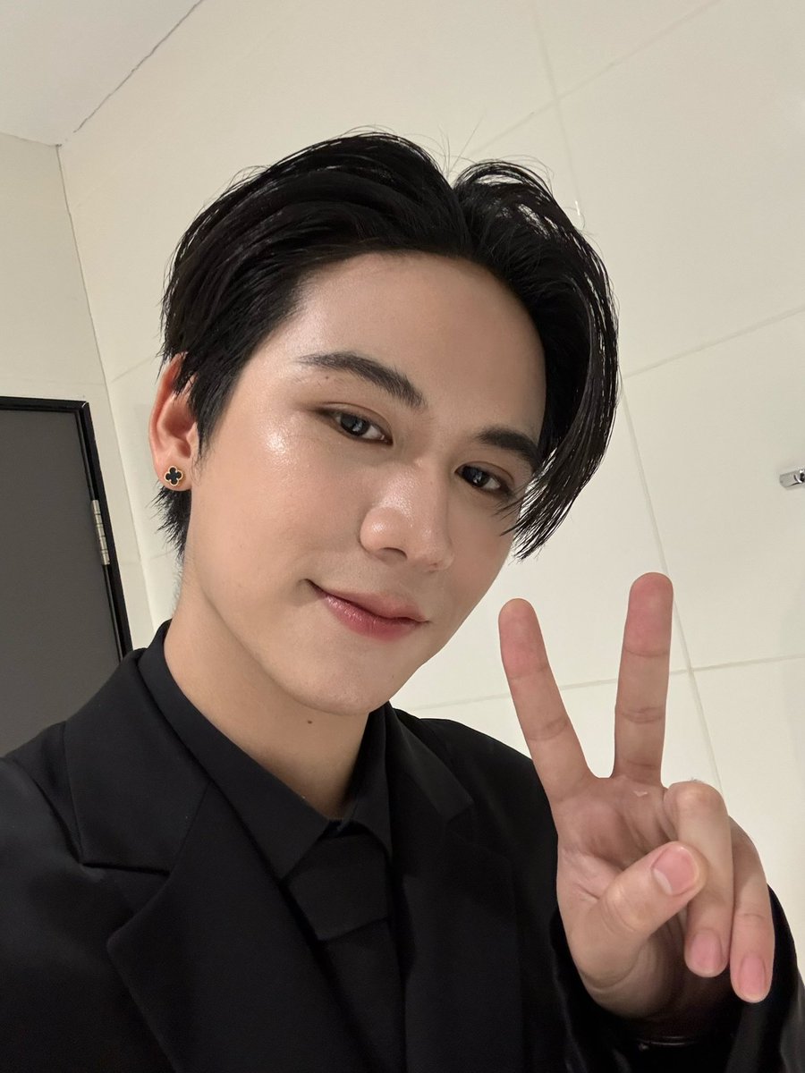 ขอบคุณทุกคนมากๆนะครับ อยู่ด้วยกันไปนานๆเลยยยยย  รักๆๆๆๆๆๆๆ ✌🏻🤍 

#2MJourneyWithSatang
#GMMTV2026