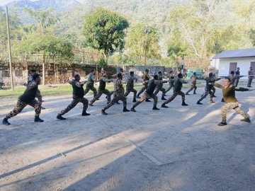 PallaviBakshi94's tweet image. Health is wealth. No success or achievement matters without a strong, energetic body to enjoy it. Prioritize fitness first. 💎#HealthyHabits.
Morning Physical activities - 32 Bn #CRPF 
 #ValueFundsContest Smriti Mandhana #WTC27 #AmitabhBachchan #TataSierra