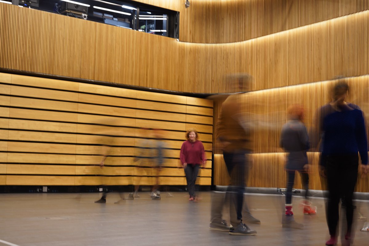 Yetişkin Atölyesi 💬 Kırılganlıktaki Güç: Sanat Temelli Bir Araştırma Alanı

🗓️ 9, 10, 16 ve 17 Aralık
🕢19:30

“Basınç Altında Suyun Üstünde” başlıklı grup sergisinin odaklandığı temalardan yola çıkan “Kırılganlıktaki Güç” isimli atölye dizisi, sergiye eşlik eden aynı adlı kitap