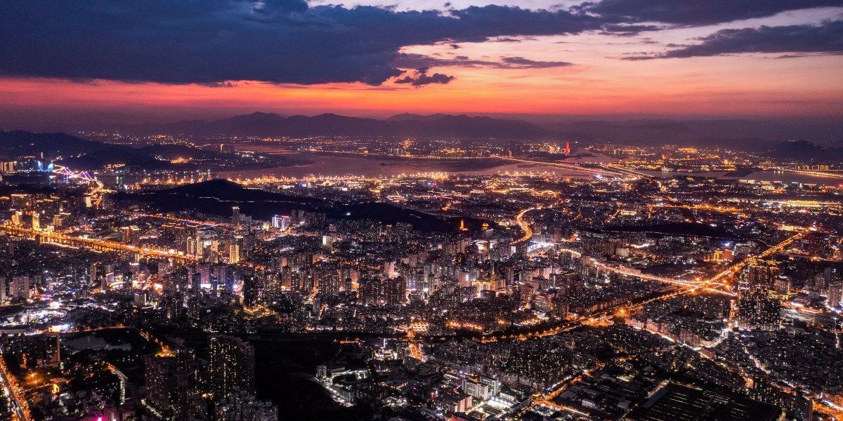 craigthall's tweet image. Three things to know about the future of electricity | MIT Technology Review buff.ly/9AVpJQ8