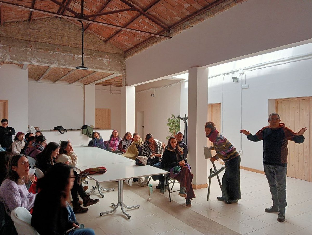 ciutatinvisible's tweet image. Manresa és un dels epicentres del nou cooperativisme català. Amb el #PostgrauESSCoop visitem L&apos;Òrbita @Gedi_sccl, el pol cultural @PropagandaPFet, @SupercoopManre i altres projectes que compten amb el suport de @CoopCatCentral. El desenvolupament local transformador és possible🖤