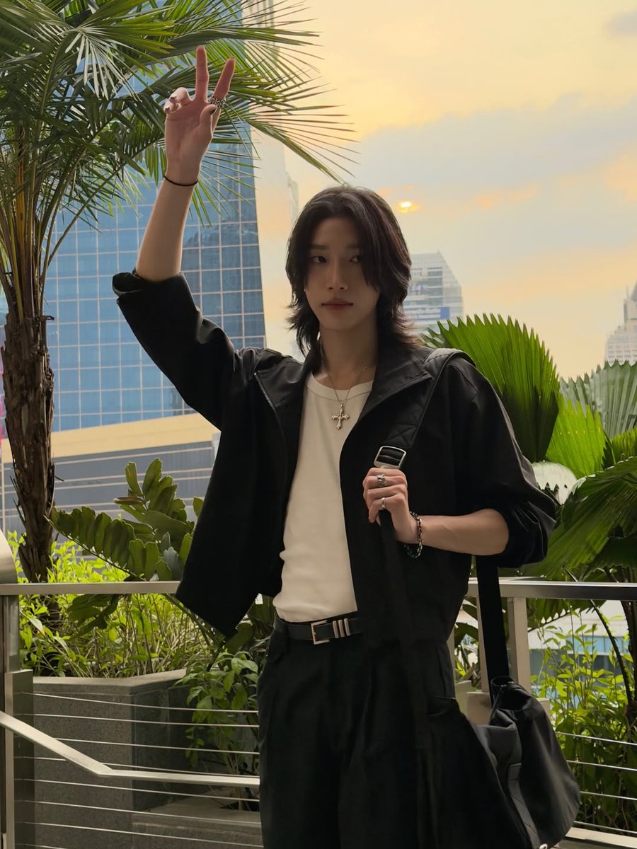 NoinaAlways's tweet image. ลุคนี้หล่อจังเยยยยยยยยอะ 😽 
ท้องฟ้าข้างหลังว่าสวยแย้ว แต่คนข้างหน้า น่ามองกว่า ฮี่ 😗💕✨️

#NEXnattakit