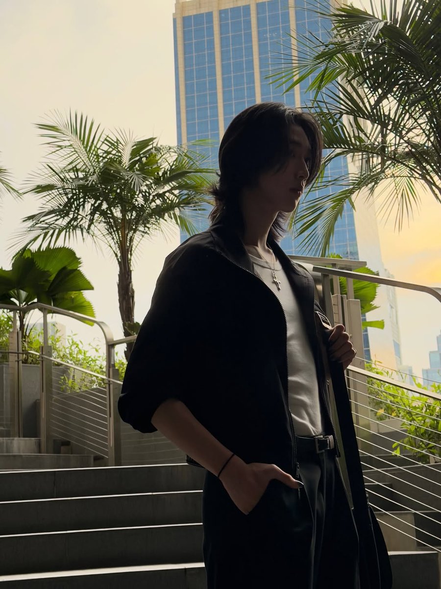 NoinaAlways's tweet image. ยืนเท่กลางแสงอัสดงมาก นายท่าน 🙇‍♀️

#NEXnattakit