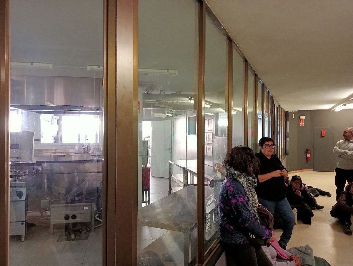 ciutatinvisible's tweet image. Manresa és un dels epicentres del nou cooperativisme català. Amb el #PostgrauESSCoop visitem L&apos;Òrbita @Gedi_sccl, el pol cultural @PropagandaPFet, @SupercoopManre i altres projectes que compten amb el suport de @CoopCatCentral. El desenvolupament local transformador és possible🖤