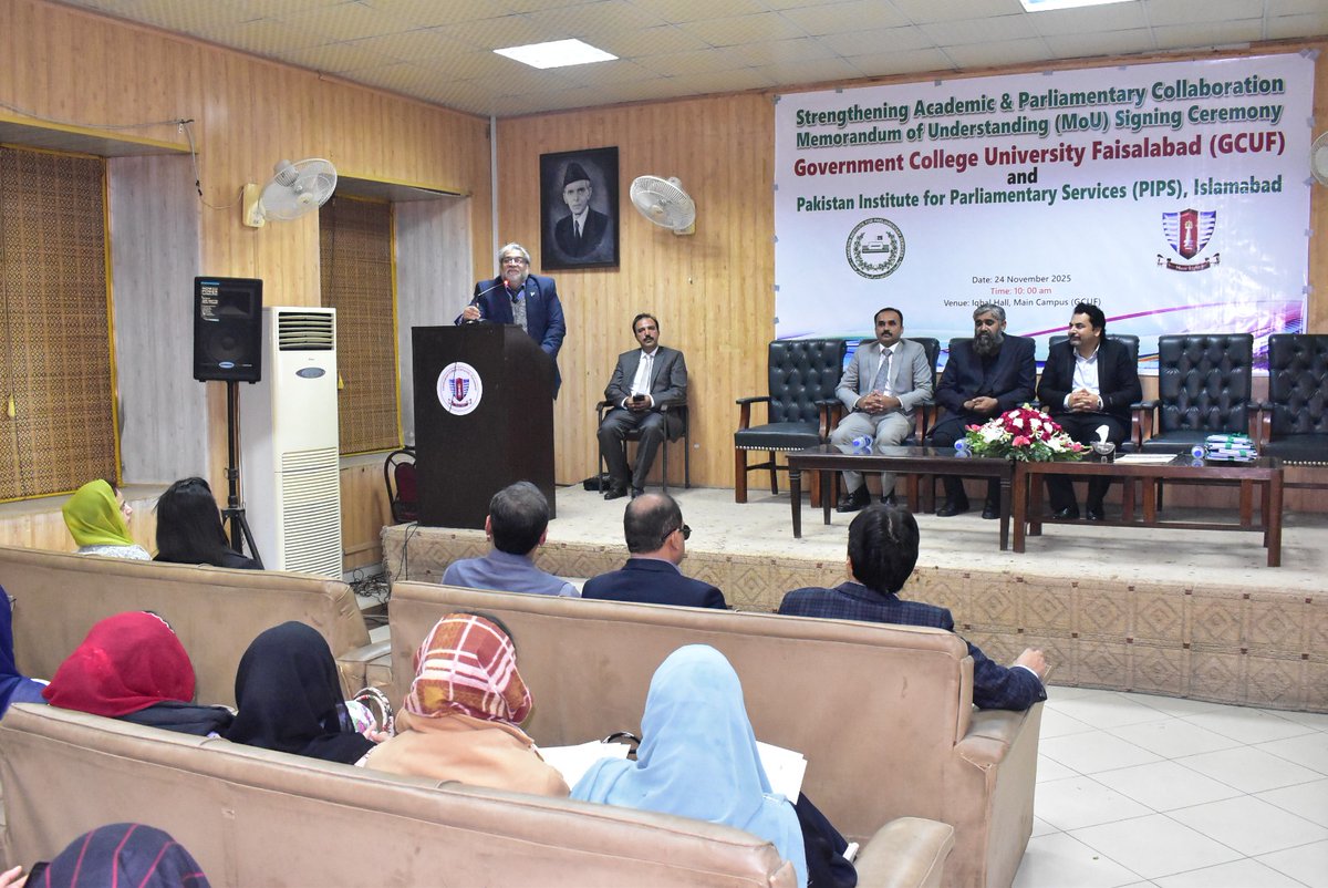 PIPS_GOV's tweet image. PIPS landmark seminar on working of Parliament at GCU Faisalabad with 190 faculty members &amp;amp; students

The Pakistan Institute for Parliamentary Services conducted a day-long academic session on the Constitution and the working of Parliament at Allama Iqbal Hall, GCU Faisalabad.