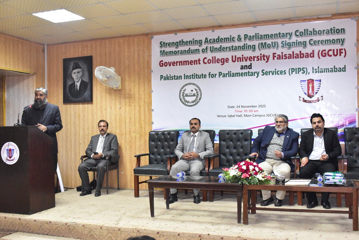 PIPS_GOV's tweet image. PIPS landmark seminar on working of Parliament at GCU Faisalabad with 190 faculty members &amp;amp; students

The Pakistan Institute for Parliamentary Services conducted a day-long academic session on the Constitution and the working of Parliament at Allama Iqbal Hall, GCU Faisalabad.