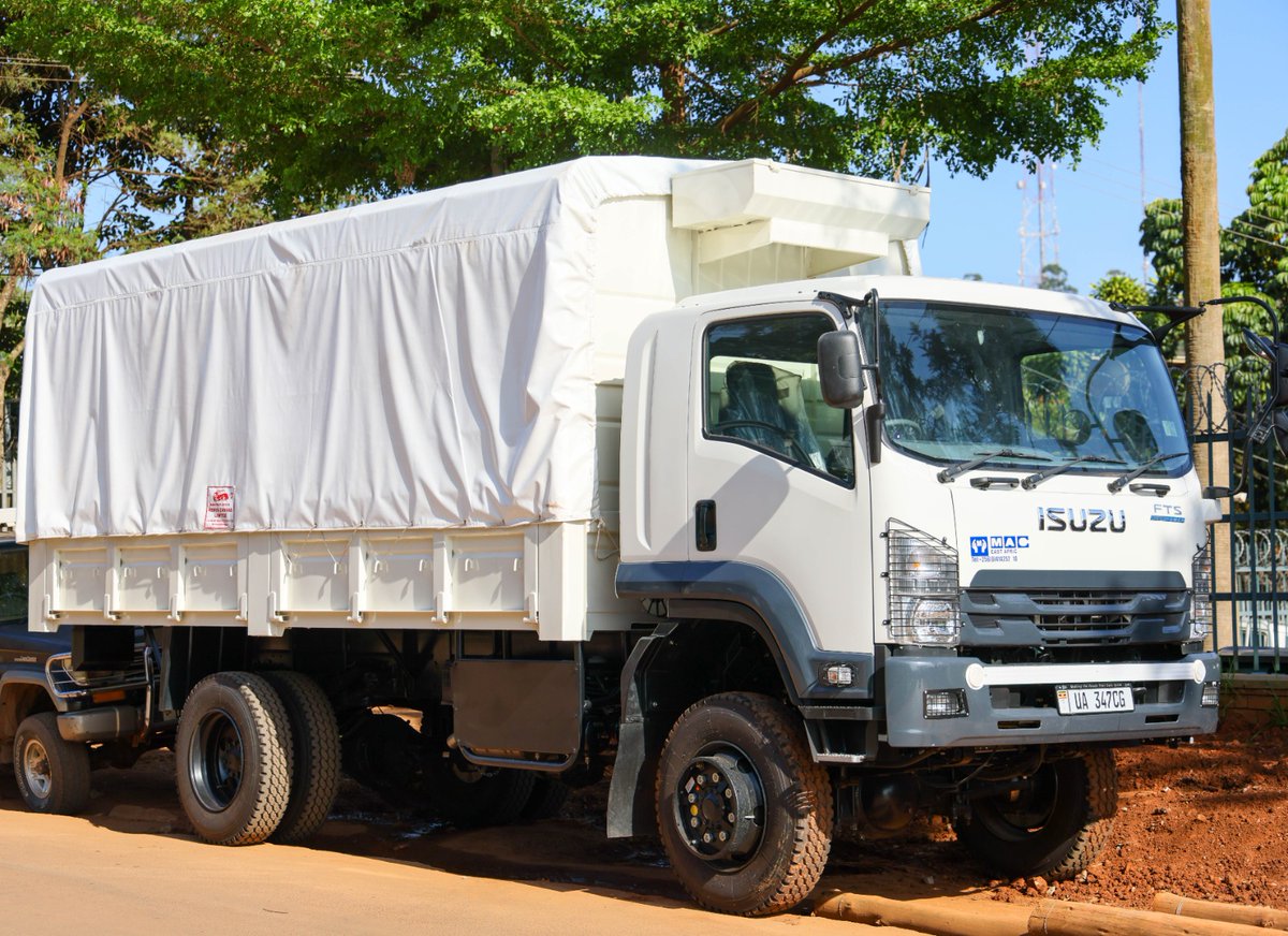 ugwildlife's tweet image. UWA has received a new Isuzu 4x4 truck (UA 347 CG) from PRIMAKLIMA to boost field operations for the Kibale Restoration Project. The donation is part of a two-vehicle support package, with a Land Cruiser soon to follow.

UWA appreciated the partnership, noting the truck will…