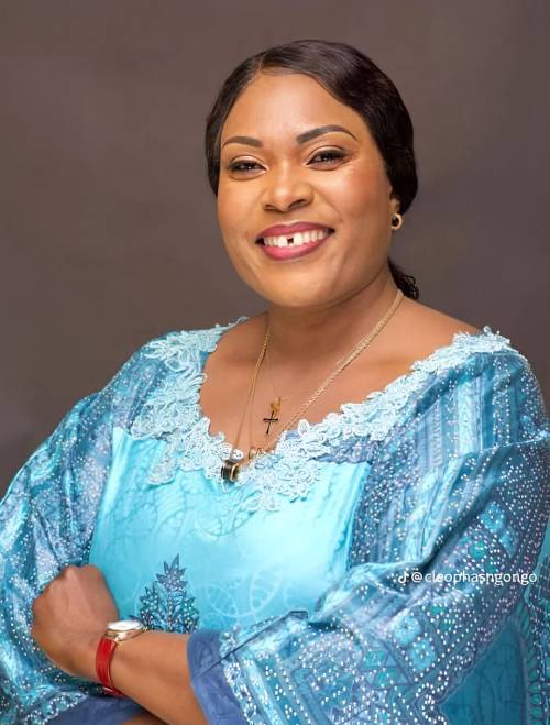 #Politique_Douanière du Lwalaba sous une forte tension entre le DP #Narcisse_Phambu_Nyembo et Madame la Gouverneure <a href="/FifiMasukaSaini/">Fifi Masuka</a> donc le torchons brûlent sérieusement et la cause de cette incompréhension vous sera communiqué tout à l'heure via notre Page.