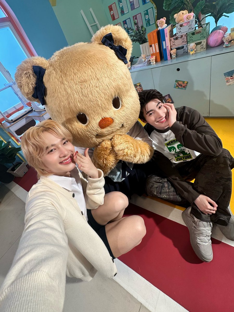 kerdomundi's tweet image. วันนั้นโดนจดหมดเลย ใครแกล้งน้องเนยบ้าง มีนุนิวหนึ่ง ป้าเค่อหนึ่ง แต่พี่บลูไม่โดน พี่บลูน่ารักที่สุดค่ะ🥞

📝 : youtu.be/md42YHU29pw