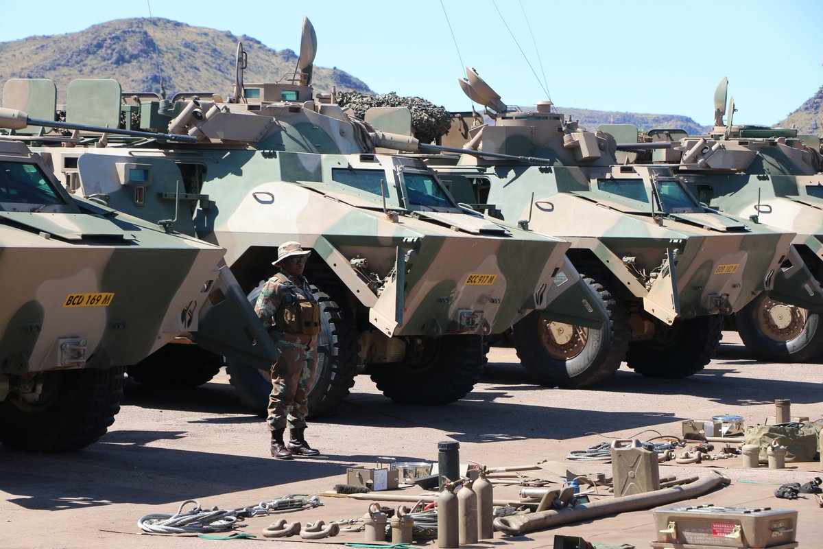 SANDF_ZA's tweet image. Exercise VUKUHLOME IV || Pre-Distinguished Visitors Day Stable Parade Snapshots 1

#SANDF
#SAArmy
#PrideOfLions
#ExerciseVUKUHLOME_IV