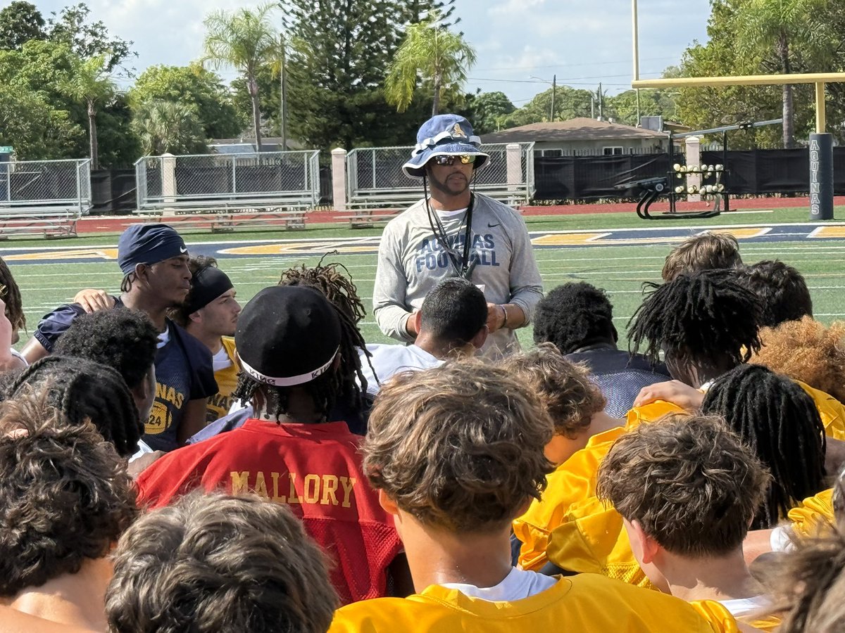 Aquinas Football tweet media