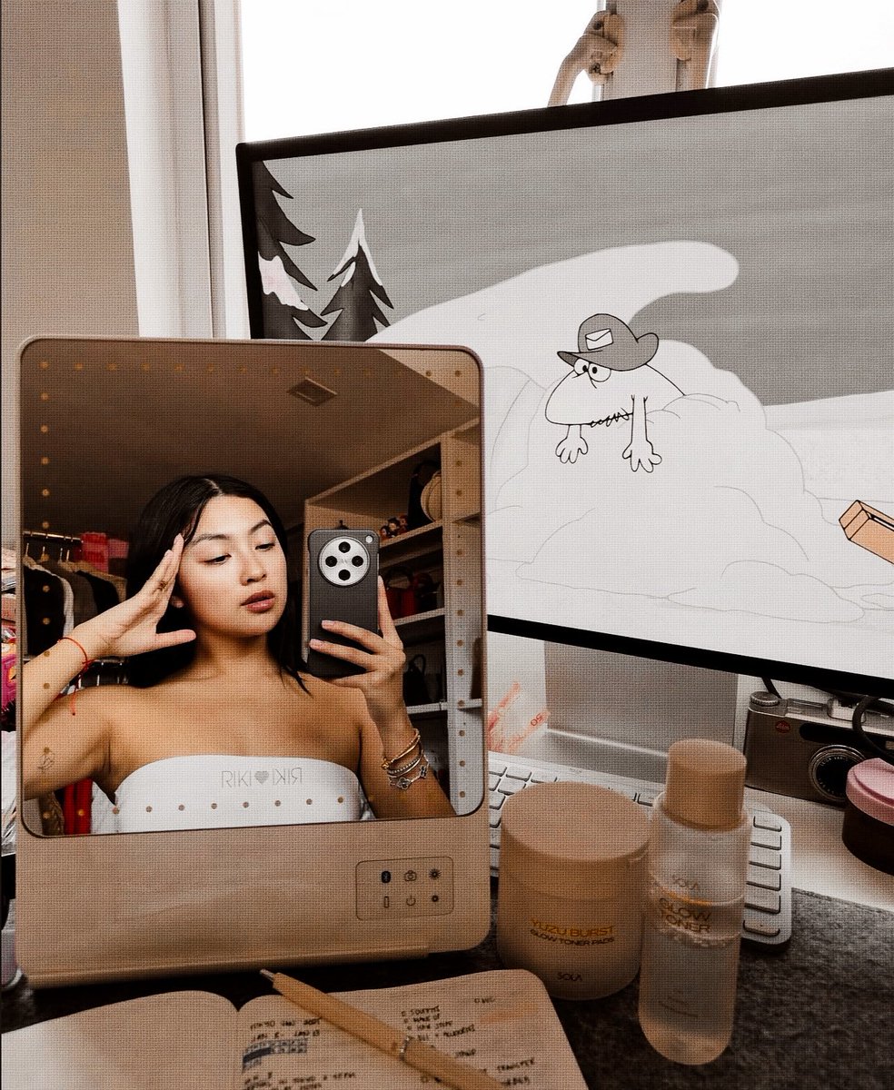 icedvelvets's tweet image. November 25, 2025.
⚲ Quezon City, Philippines

Spent majority of the day journaling and sorting out photos from my Europe trip back in September. Makes me think about summer in Italy. Perhaps, in Puglia, even. Anyway, I hope you had a good day, reader.