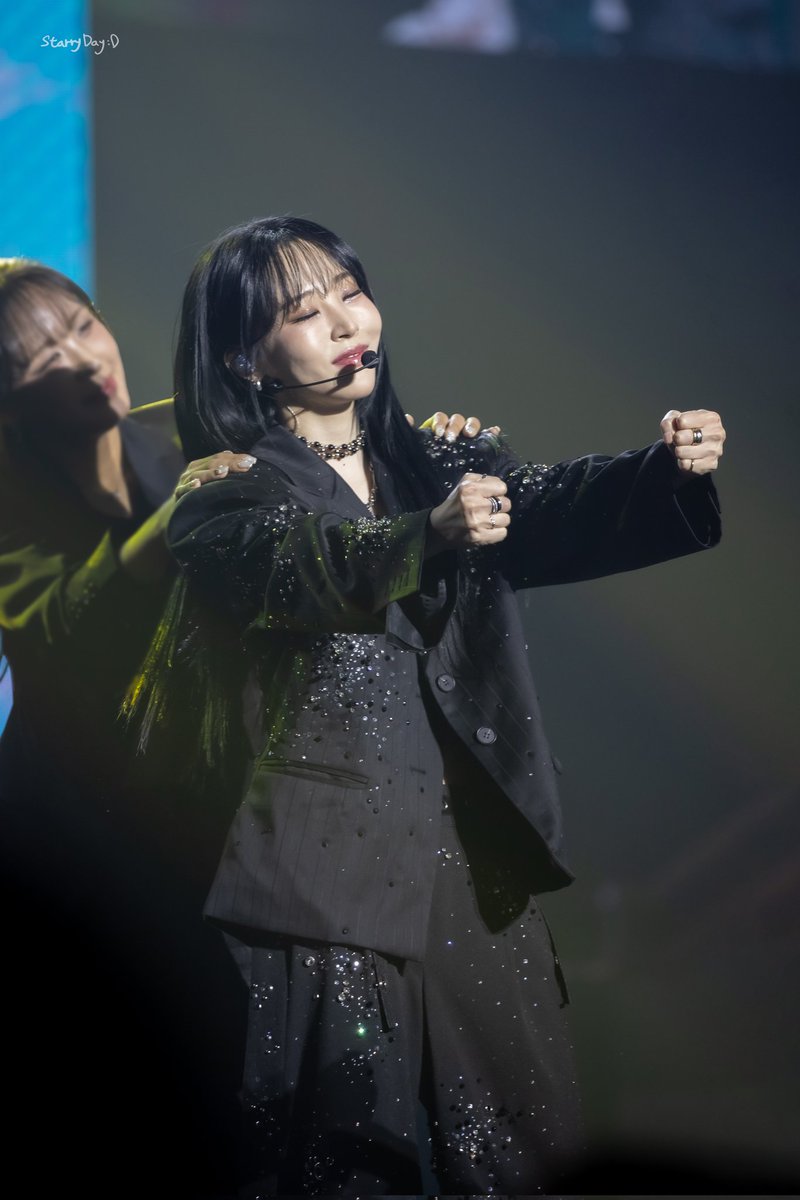 StarryDay1222's tweet photo. 25.11.22 문별 CONCERT TOUR
[MUSEUM : village of eternal glow]

#MAMAMOO #MOONBYUL #마마무 #문별 https://t.co/BIxKO6MaYv
