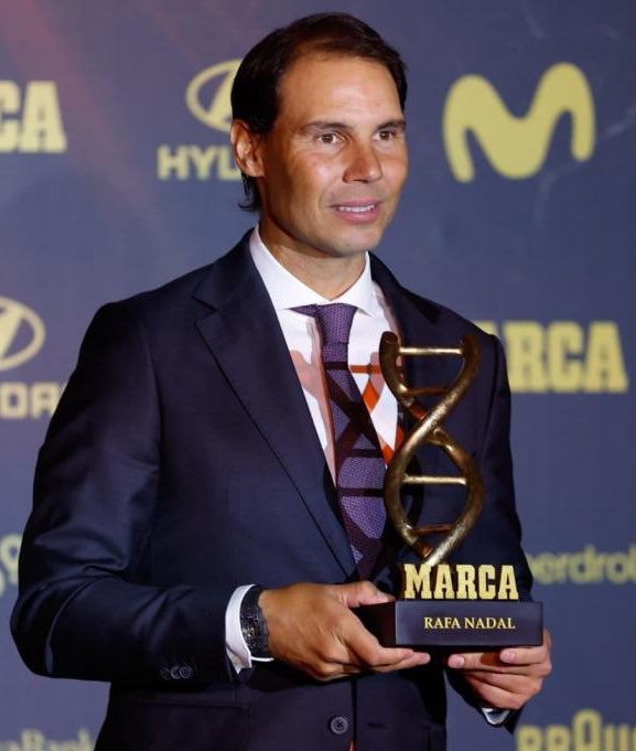 RafaelNadal's tweet image. Gracias @marca por una noche especial y por un reconocimiento que me hace mucha ilusión. 

¡Enhorabuena a todos los premiados por vuestras grandes trayectorias y logros deportivos! 👏🏻