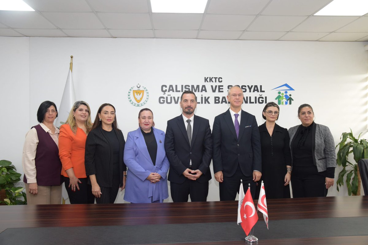 KIBRIS TÜRK BAROLAR BİRLİĞİ İLE SÜRDÜRÜLEN ADLİ YARDIM ANLAŞMASI YENİLENDİ

Çalışma ve Sosyal Güvenlik Bakanlığı ile Kıbrıs Türk Barolar Birliği arasında, ekonomik gücü yetersiz  kadınlara hukuki destek verilmesine yönelik sürdürülen  iş birliği protokolü yenilendi.