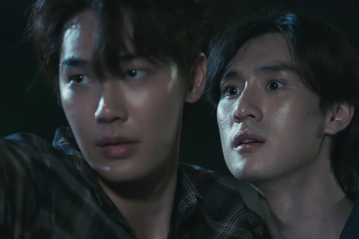 EuriThePolca's tweet image. DewTee Series in 2026!!!!

Dew Jirawat and Tee Teeradech will star in the series “Mr. Kill”.

Fans have been wishing for a DewTee series, and it’s finally happening next year!
From the trailer, the series definitely gives off strong bromance vibes. 🤭

#GMMTV2026 #DewTee